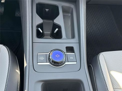 New 2026 Volkswagen Tiguan SE FWD image 23