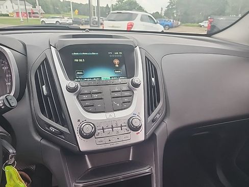Used 2017 Chevrolet Equinox Premier w/ Enhanced Convenience Package AWD/4WD image 15