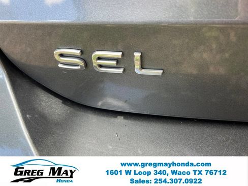Used 2022 Volkswagen Taos SEL w/ Panoramic Sunroof Package AWD/4WD image 17