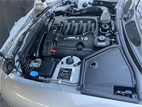 Used 1998 Jaguar XK8 Convertible image 21