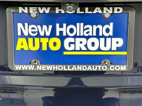 Used 2022 GMC Acadia AT4 w/ Technology Package image 18