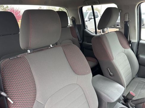 Used 2012 Nissan Frontier PRO-4X image 26