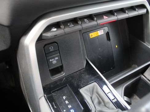 Used 2024 Toyota Tundra Platinum AWD/4WD image 34