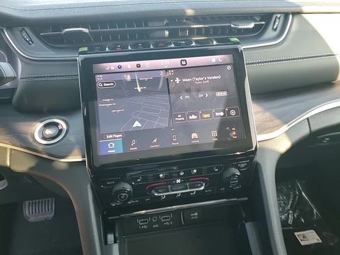 New 2025 Jeep Grand Cherokee L Limited w/ Luxury Tech Group II image 16