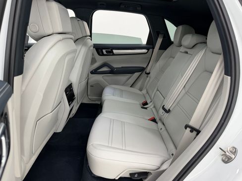 Certified 2023 Porsche Cayenne S AWD/4WD image 22