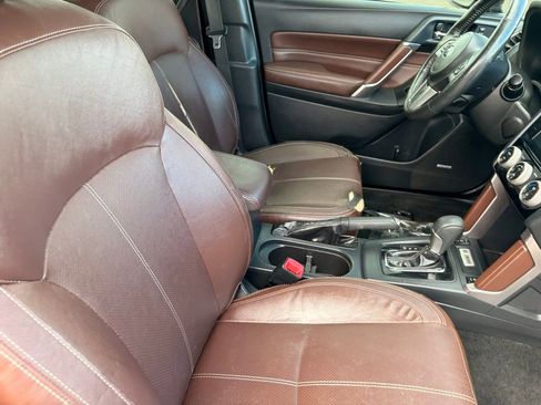 Used 2018 Subaru Forester 2.5i Touring AWD/4WD image 11