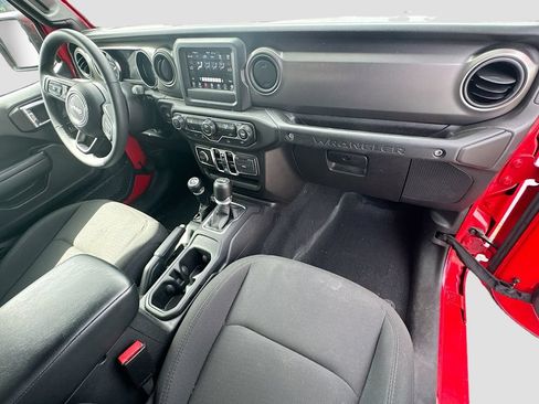 Certified 2023 Jeep Wrangler Unlimited w/ Convenience Group AWD/4WD image 32