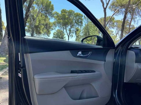 Used 2021 Kia Forte LXS image 16