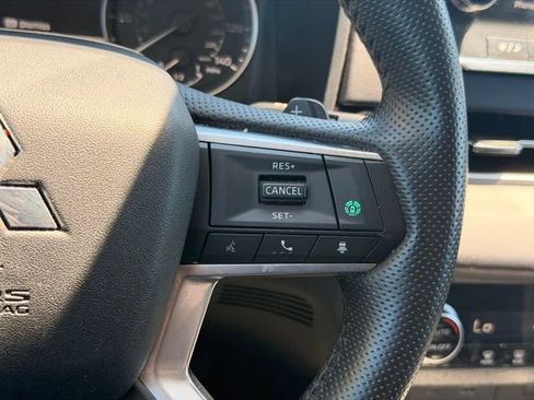 Used 2024 Mitsubishi Outlander SE AWD/4WD image 25