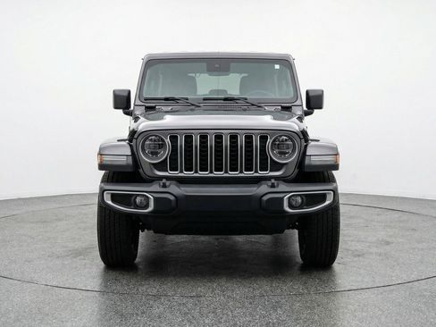 Used 2025 Jeep Wrangler Sahara AWD/4WD image 2