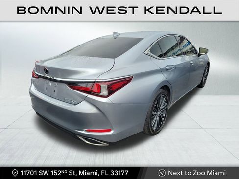 Used 2025 Lexus ES 350 w/ Premium Package image 4