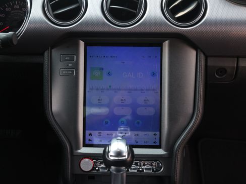 Used 2016 Ford Mustang Coupe RWD image 9