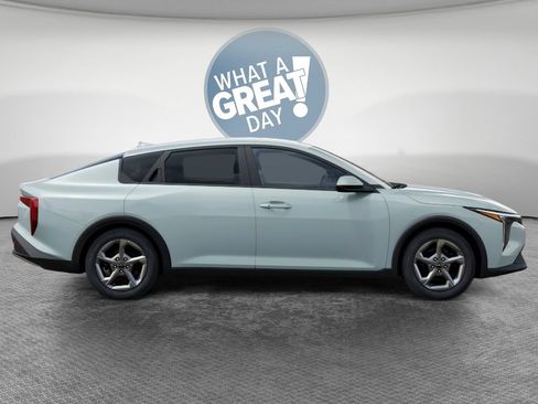 New 2026 Kia K4 FWD image 7