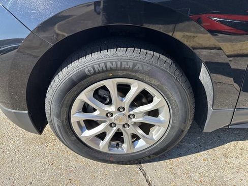 Used 2021 Chevrolet Equinox LT image 3