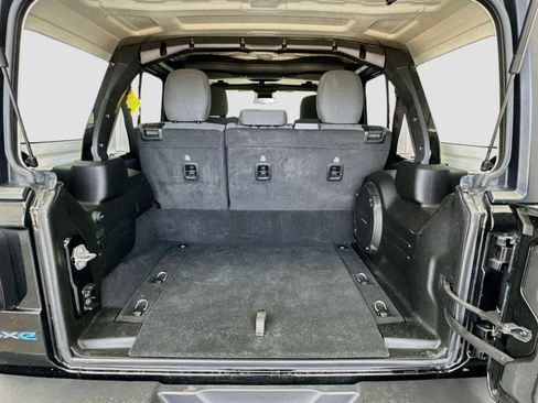 Used 2024 Jeep Wrangler Unlimited AWD/4WD image 17