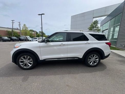 Used 2023 Ford Explorer Limited w/ Equipment Group 301A AWD/4WD image 6