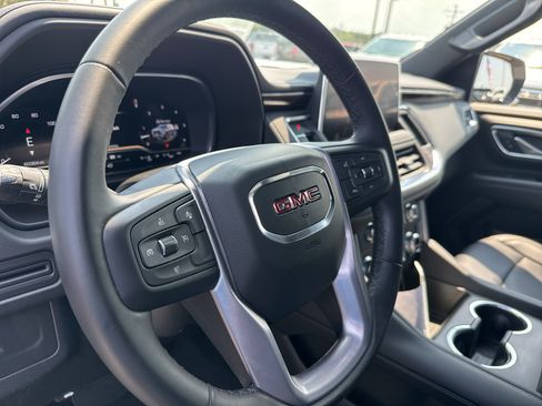 Used 2023 GMC Yukon SLE AWD/4WD image 18