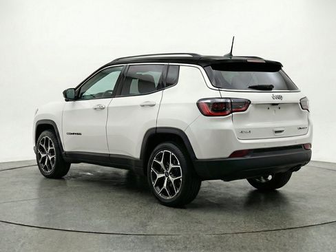 Used 2025 Jeep Compass Limited AWD/4WD image 6