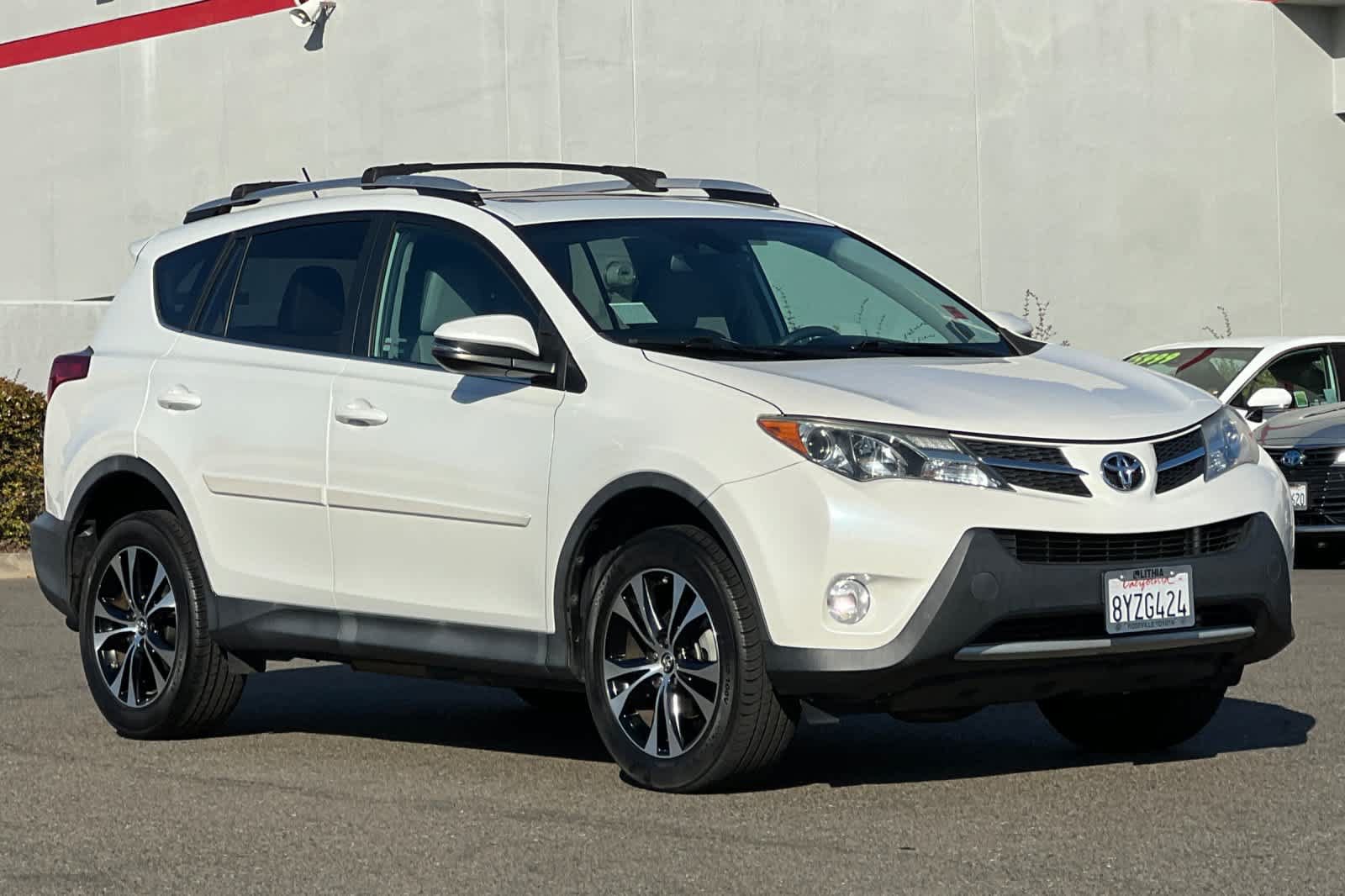 Used 2015 Toyota RAV4 Limited w/ Technology Package FWD image 5