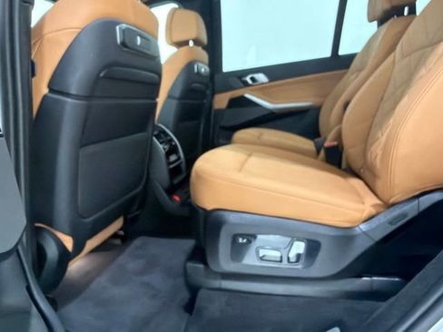 Certified 2024 BMW X7 xDrive40i w/ M Sport Package AWD/4WD image 17