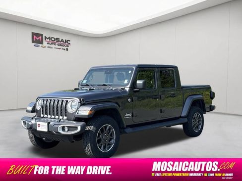 Used 2020 Jeep Gladiator Overland AWD/4WD image 3