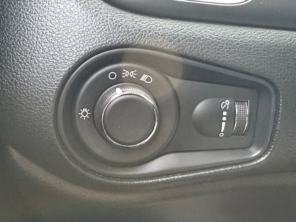 Used 2021 Jeep Renegade Sport AWD/4WD image 13