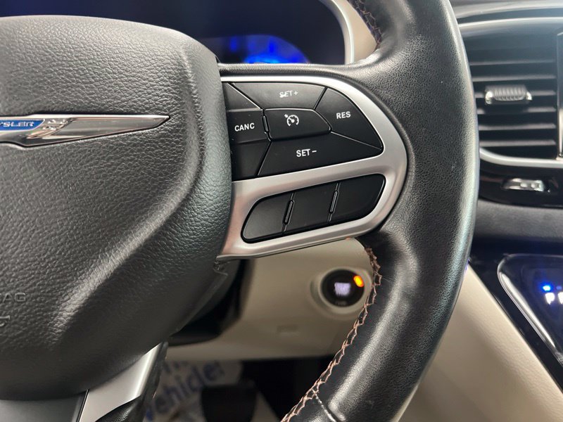 Used 2019 Chrysler Pacifica Touring-L Plus FWD image 24