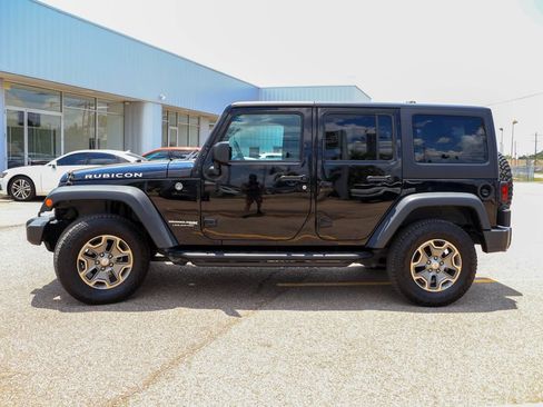 Used 2018 Jeep Wrangler Unlimited Rubicon w/ Connectivity Group AWD/4WD image 23
