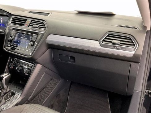 Used 2022 Volkswagen Tiguan S image 16