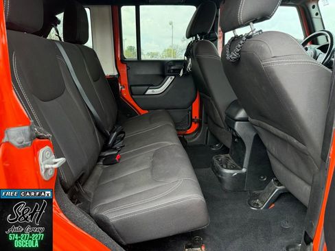 Used 2015 Jeep Wrangler Unlimited Sahara w/ Dual Top Group image 9