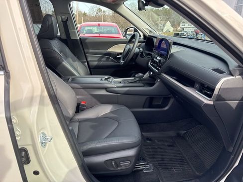 Used 2024 Toyota Grand Highlander Platinum image 21