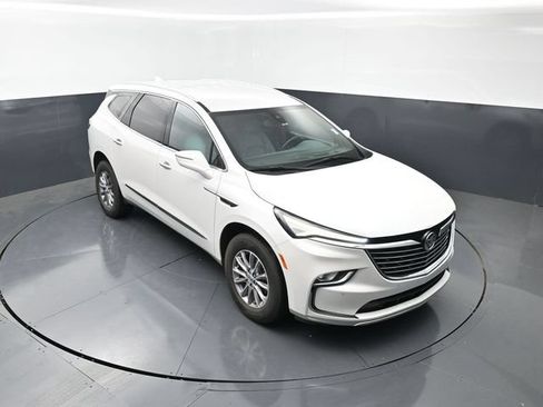 Used 2023 Buick Enclave Essence FWD image 19