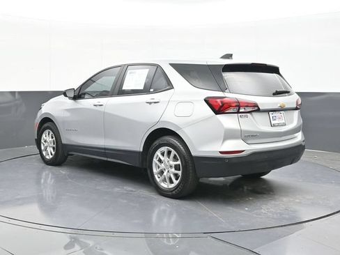 Used 2022 Chevrolet Equinox LS FWD image 10