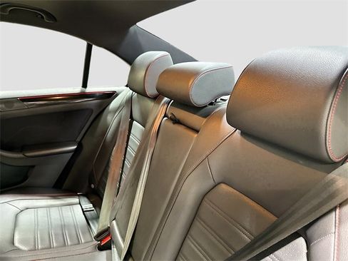 Used 2017 Volkswagen Jetta GLI image 28