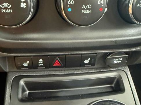 Used 2011 Jeep Patriot Latitude w/ Sun/Sound Group image 19