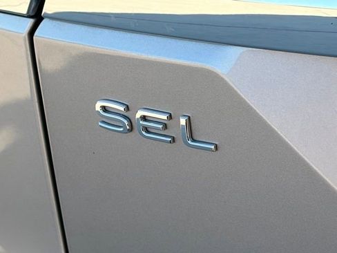 Used 2024 Volkswagen Atlas SEL AWD/4WD image 9