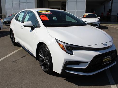 Certified 2026 Toyota Corolla SE FWD image 2