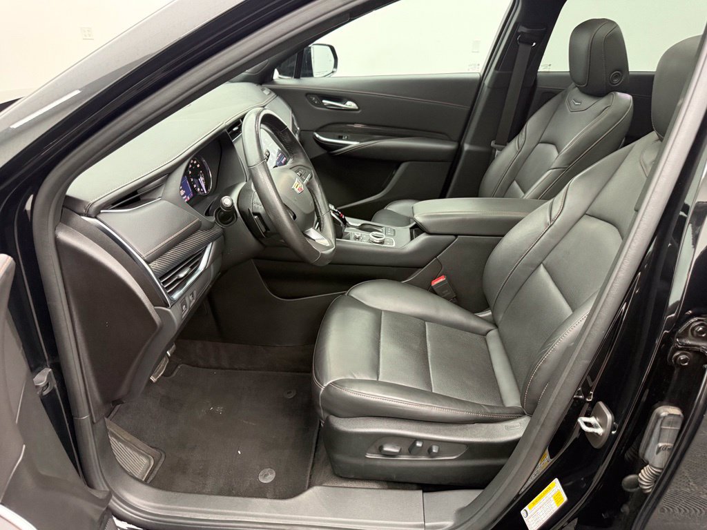 Used 2022 Cadillac XT4 Sport w/ Comfort Package AWD/4WD image 23