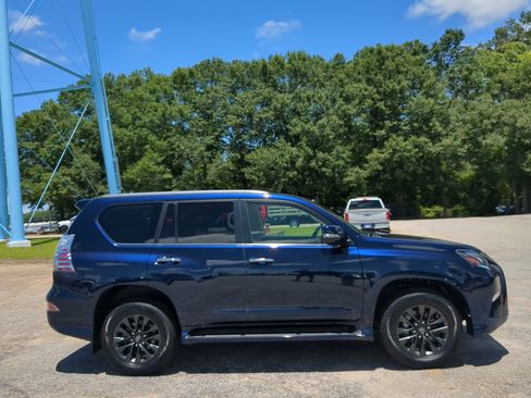 Used 2020 Lexus GX 460 Premium w/ Premium Package AWD/4WD image 2