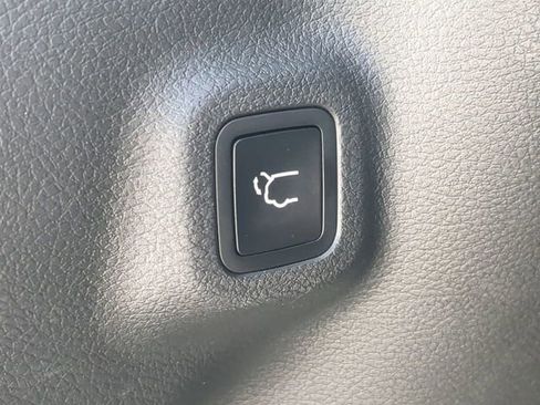 Used 2025 Jeep Compass Limited w/ Elite Group AWD/4WD image 15