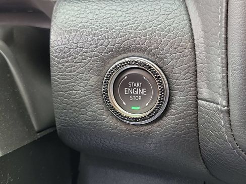 Used 2024 GMC Yukon XL Denali AWD/4WD image 16