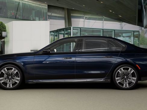 New 2026 BMW 740i image 4