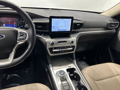 Used 2021 Ford Explorer XLT w/ Equipment Group 202A image 23