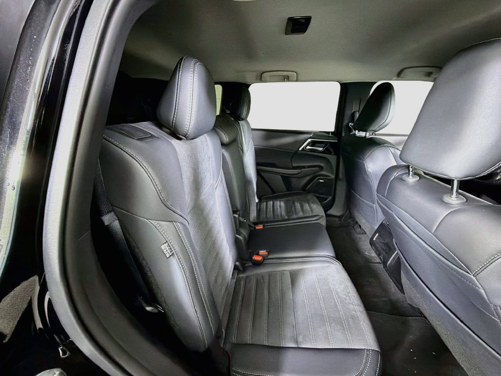 Used 2025 Mitsubishi Outlander SE AWD/4WD image 30