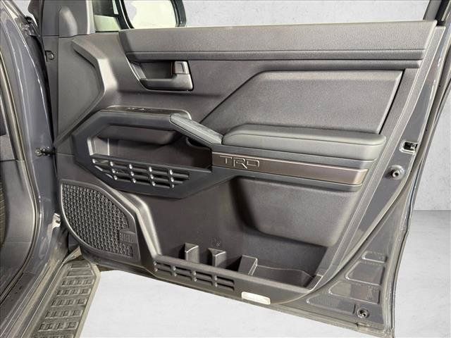 Used 2025 Toyota 4Runner TRD Off-Road Premium AWD/4WD image 14