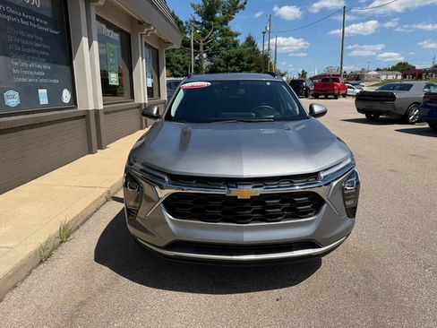 Used 2025 Chevrolet Trax LT w/ Driver Confidence Package FWD image 7