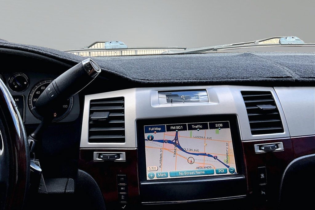 Used 2011 Cadillac Escalade ESV Premium RWD image 10