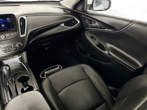 Used 2020 Chevrolet Malibu LT w/ Leather Package image 28