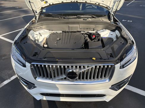 Certified 2025 Volvo XC90 B5 Core AWD/4WD image 36