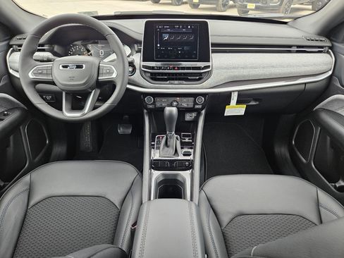 New 2026 Jeep Compass Latitude image 15